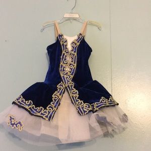 Ballet/princess that’s been worn once/armpeace